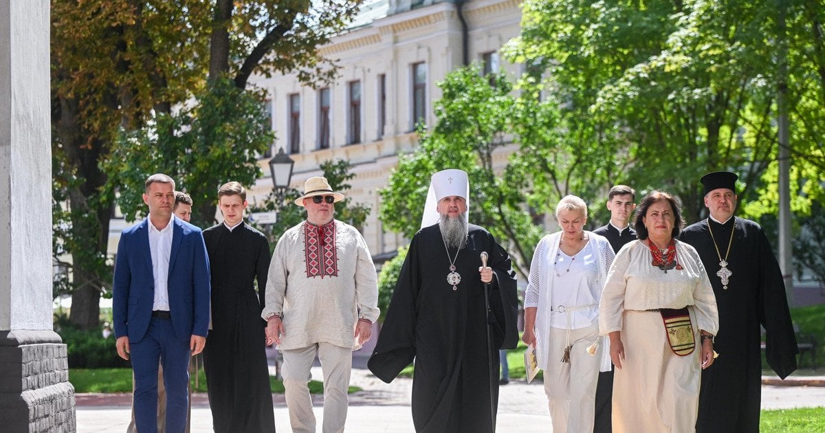 Освячені в Софії Київській українські святині вирушають у різні країни світу