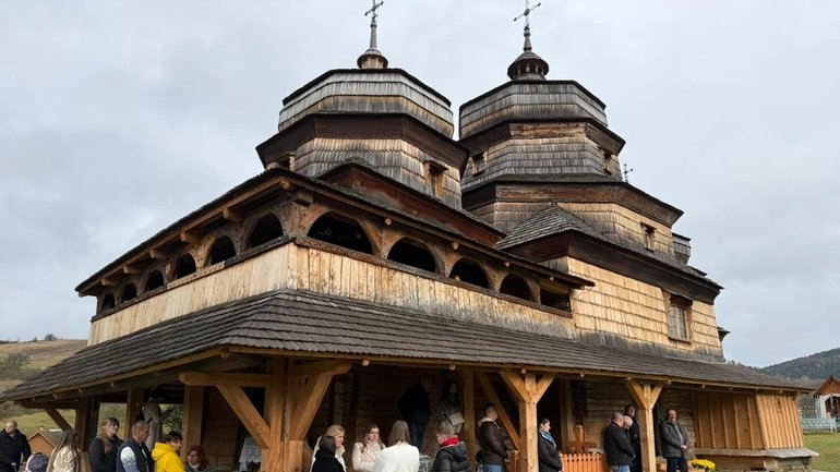 Після масштабної реставрації освятили одну з найдавніших деревʼяних церков Бойківщини