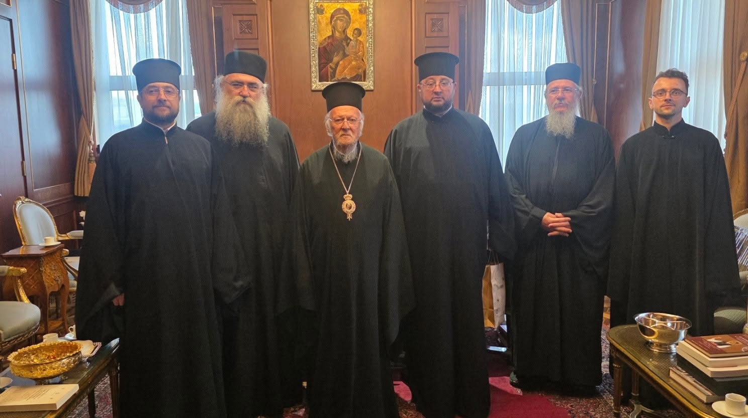 Вселенський Патріарх приймає ігумена Есфігмену та українське духовенство