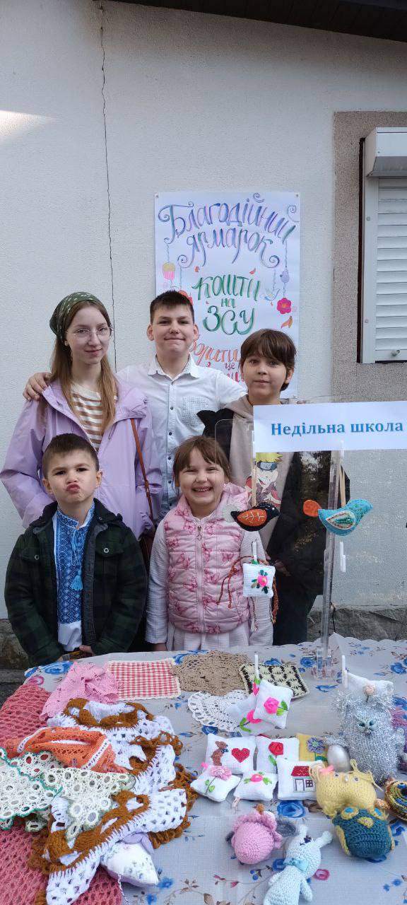 Київські храми УПЦ зібрали 270 тис грн на підтримку ЗСУ