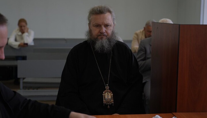 Суд задовольнив клопотання захисту єпископа Євлогія.