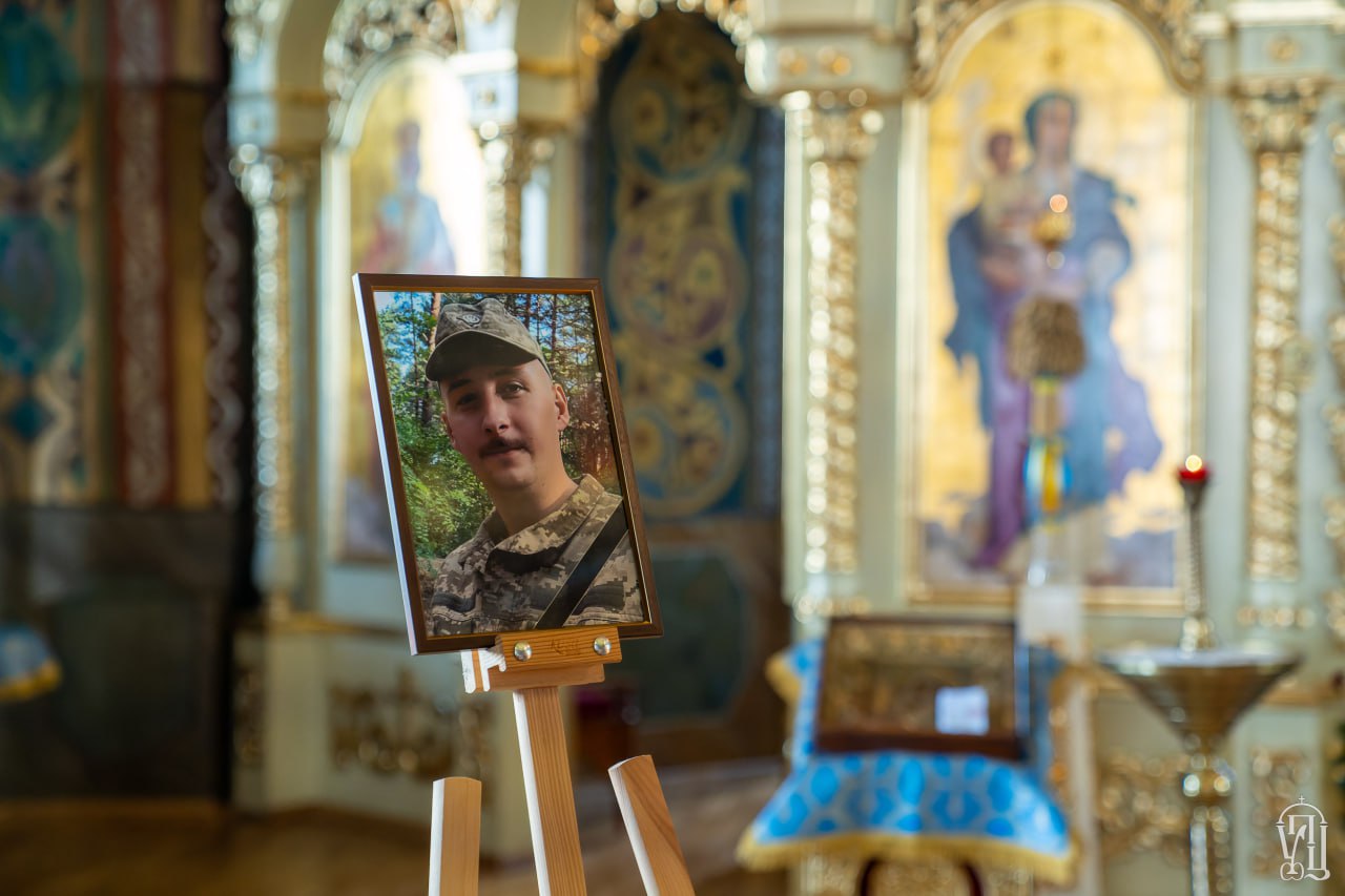 У Києві відспівали полеглого на війні сина директора Фонду підтримки захисників України на честь праведного Петра Калнишевського (УПЦ)