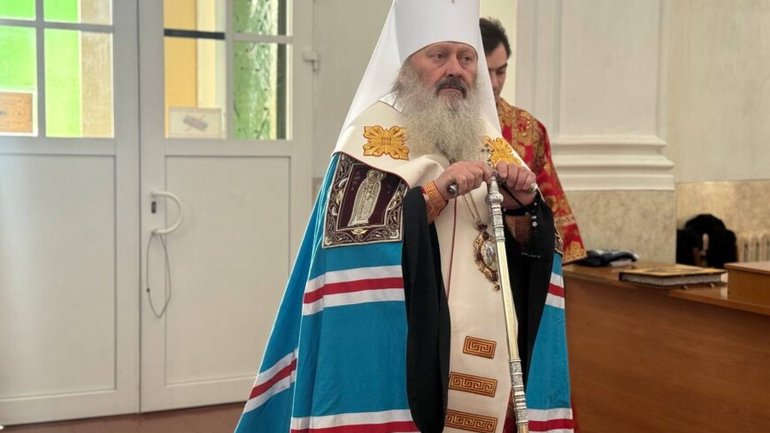 Підсудний митрополит Павло (Лебідь) роз'їжджає по монастирям Вінниччини