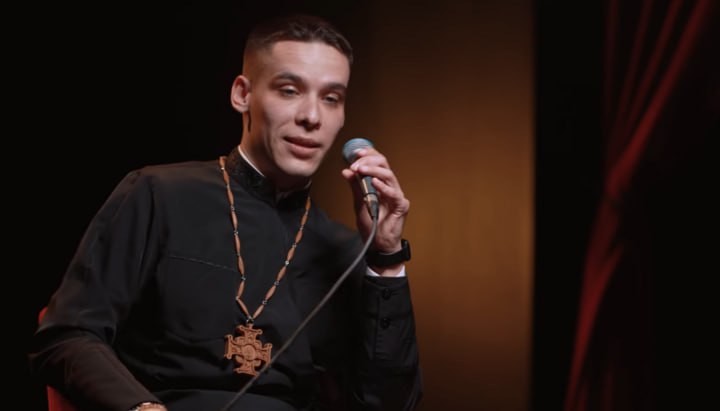 Священник ПЦУ запропонував використовувати підрясник для рольових ігор