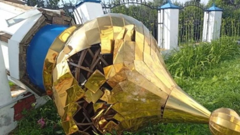 Ураган зірвав купол із хрестом з історичного храму у Челябінській області