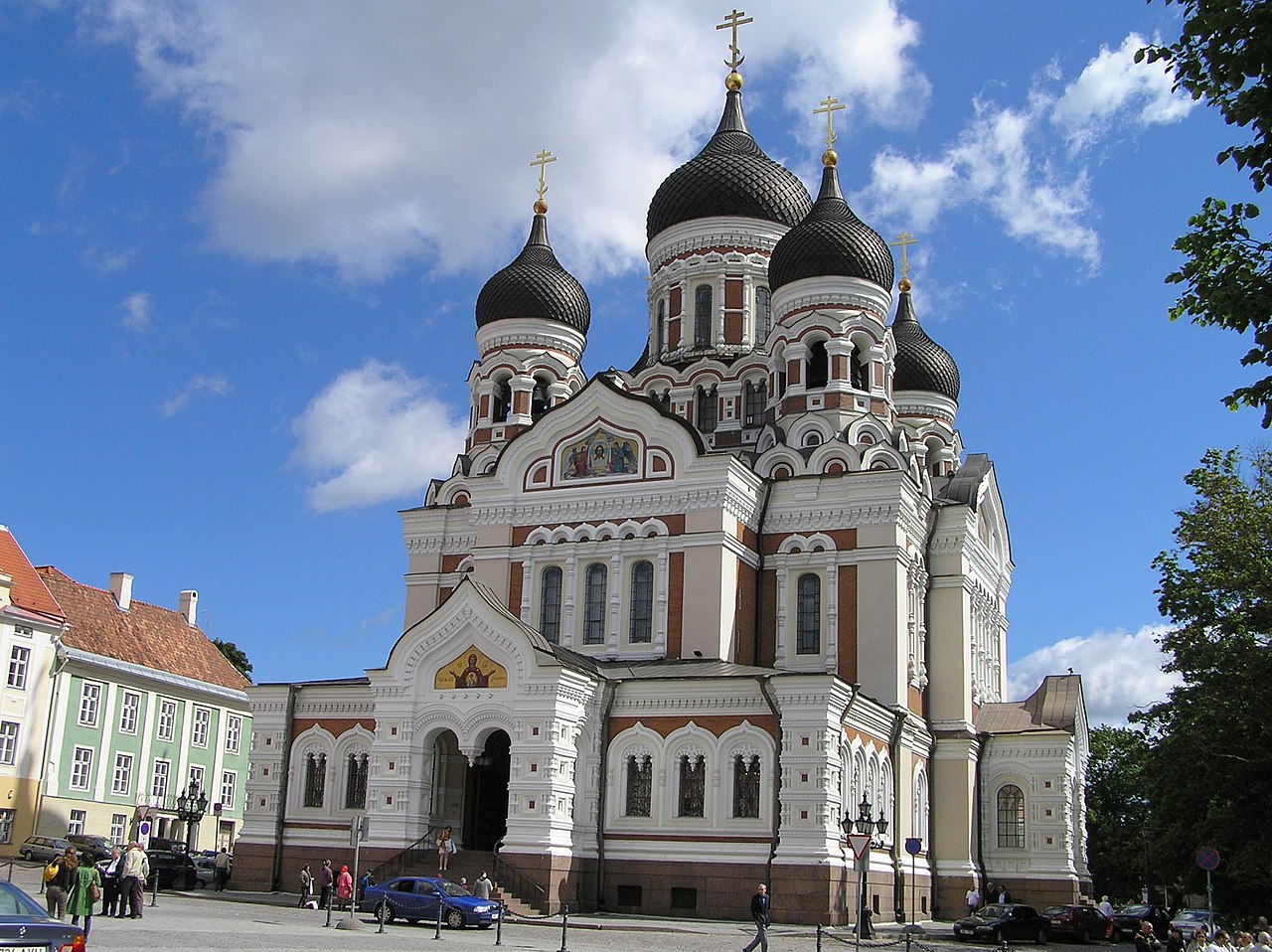Естонську євродепутатку, яка знайшла адвокатів для Естонської православної церкви МП, звинуватили в антидержавній діяльності