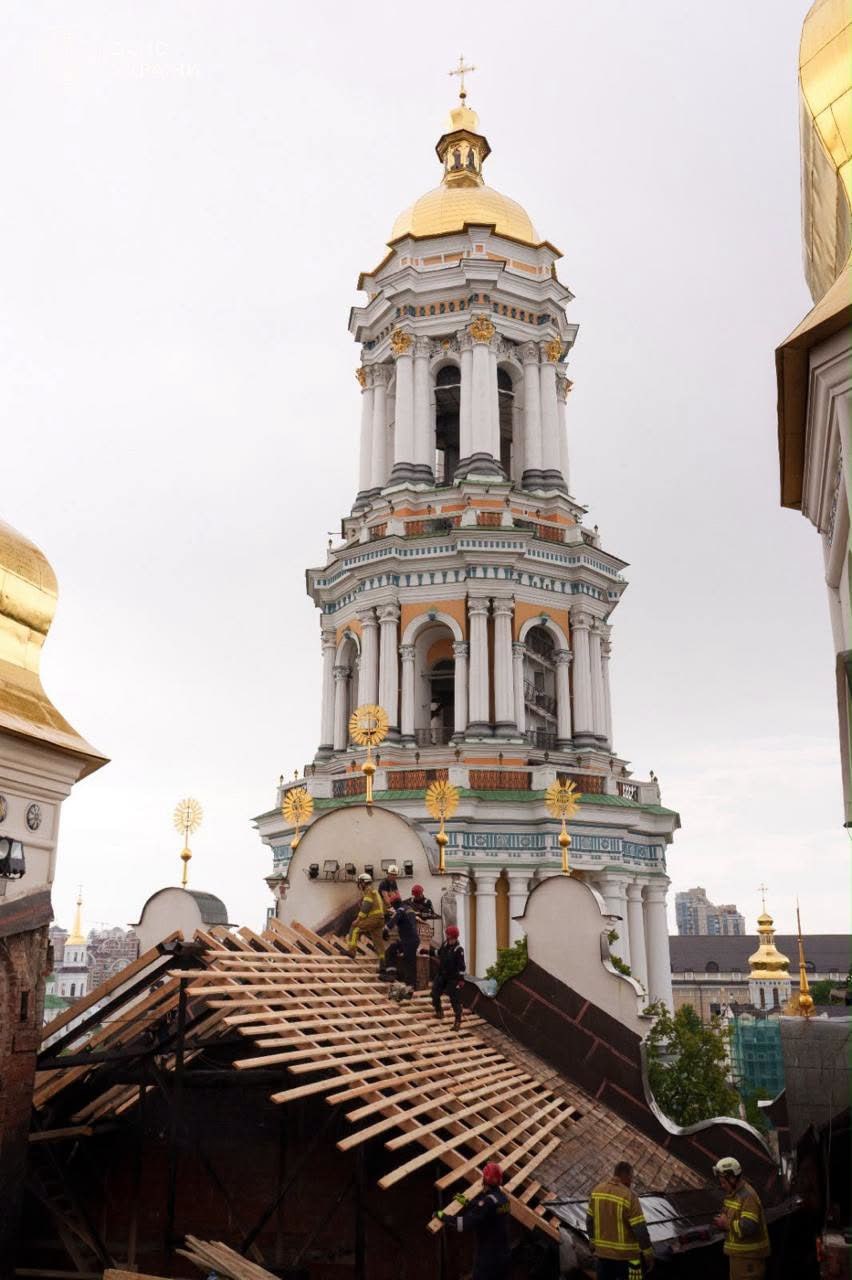 Рятувальники завершили консервацію даху Успенського собору Лаври після удару РФ