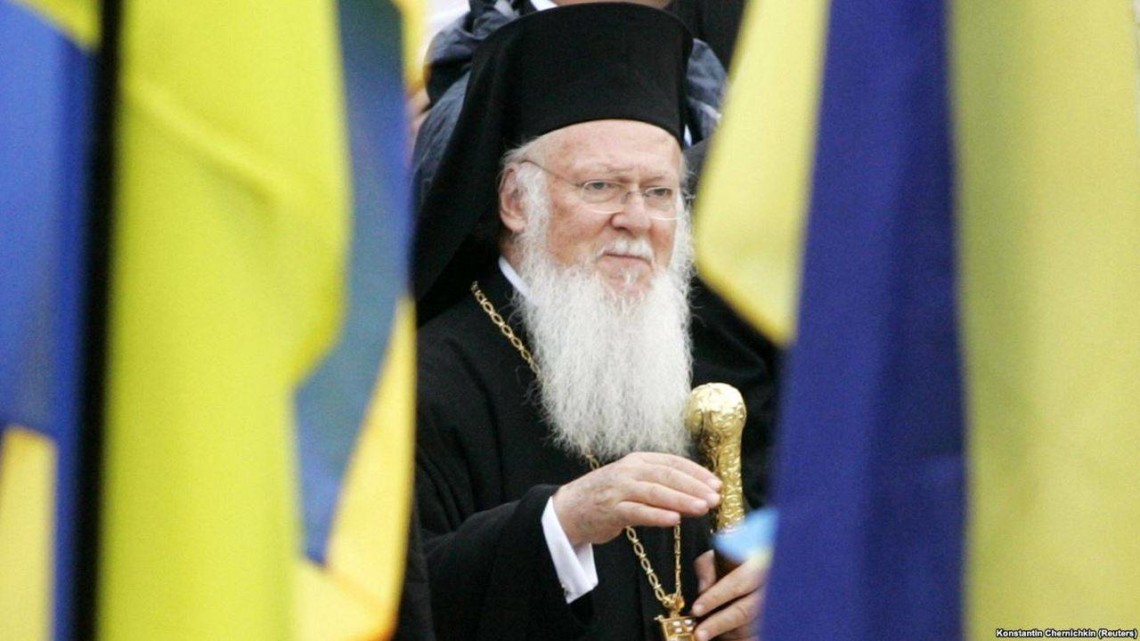 Духовенство та віряни УПЦ просять Константинополь про статус ставропігії