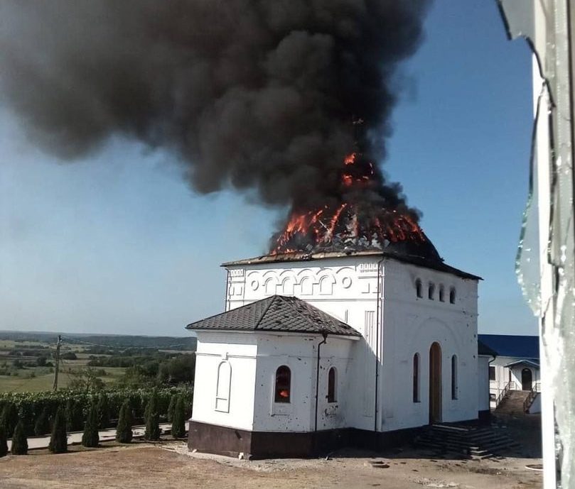 Пропагандистські канали повідомляють про вивезення людей з монастиря на Курщині