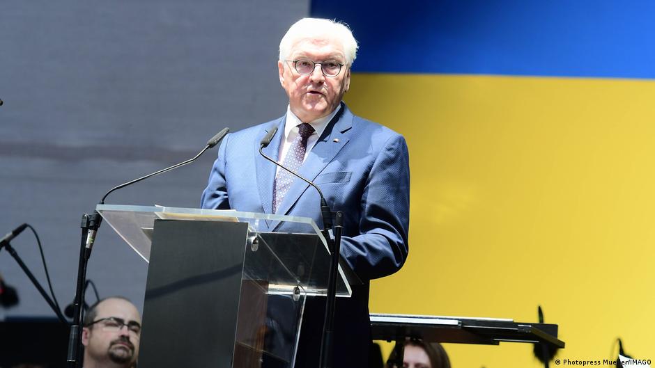 Штайнмаєр: Постачання зброї Києву сумісні з християнством