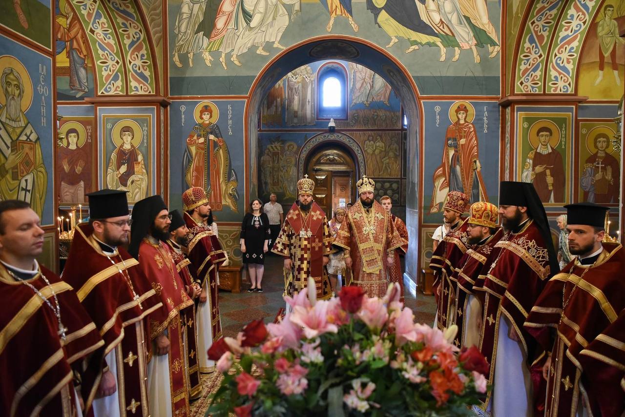 Михайлівський собору ПЦУ був майже порожній на день пам'яті Усікновення глави Івана Хрестителя