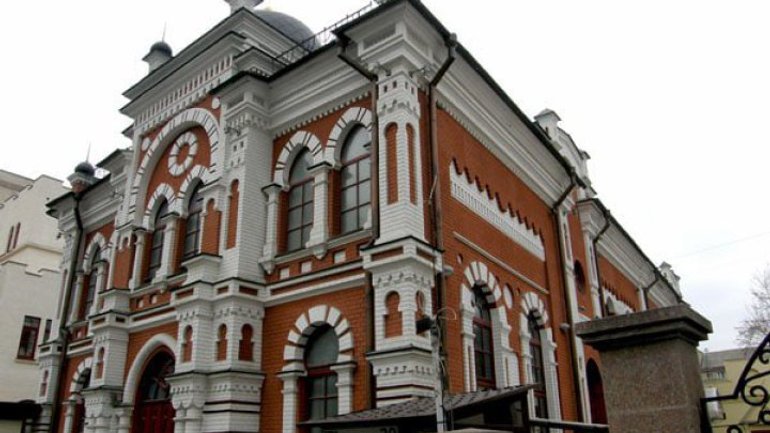 Російський БПЛА пошкодив синагогу у Києві