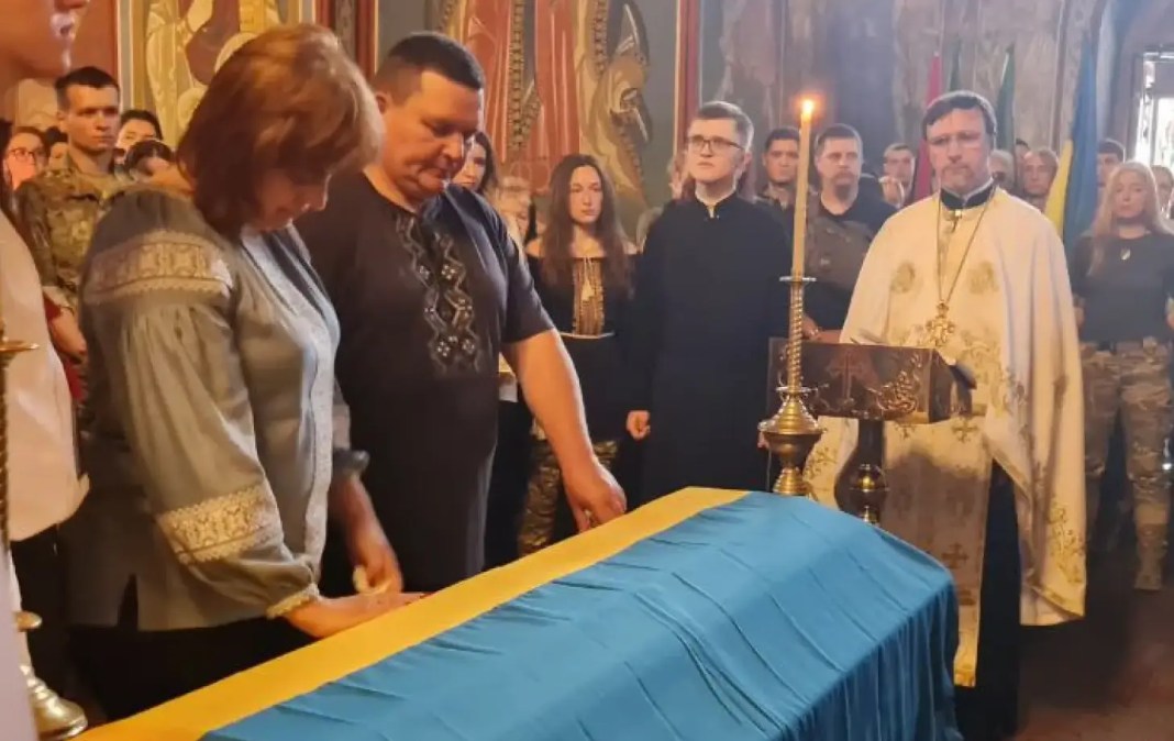 У Михайлівському соборі ПЦУ прощаються із парамедиком Іриною Цибух