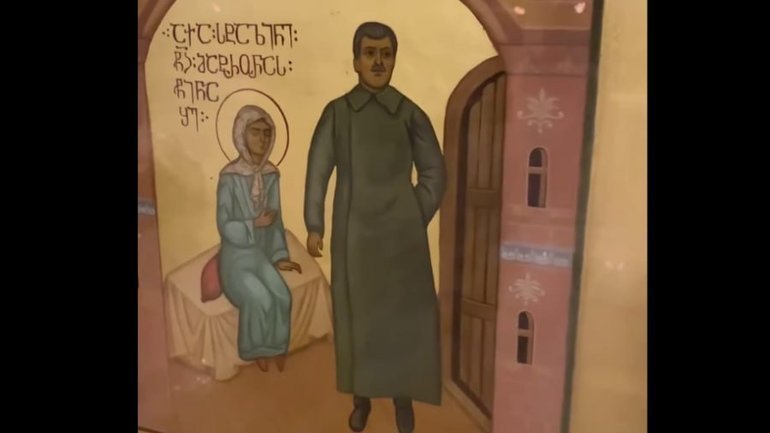 У Грузії судили активістку, яка облила фарбою ікону з зображенням Сталіна