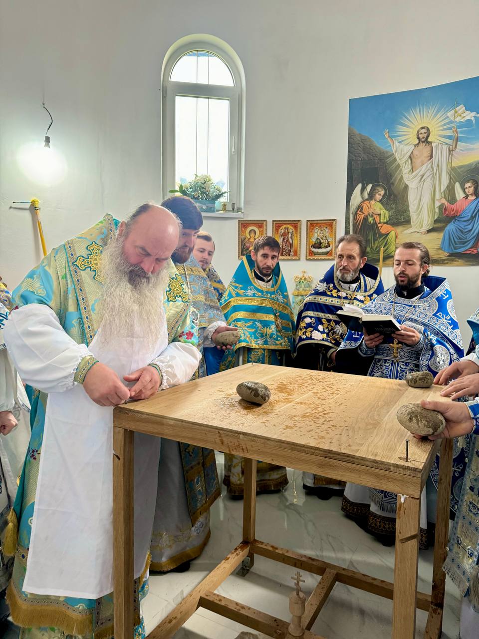 ⛪️У Хустській єпархії УПЦ освятили новий храм на честь Покрову Богородиці.