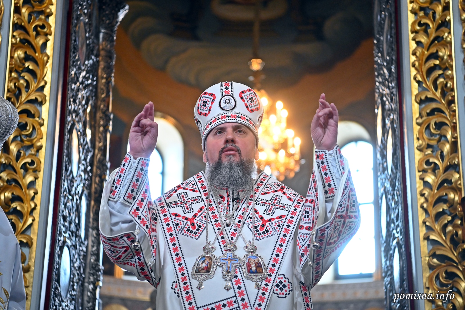Предстоятель ПЦУ: Вишиванка – символ сильних, мужніх і вільних
