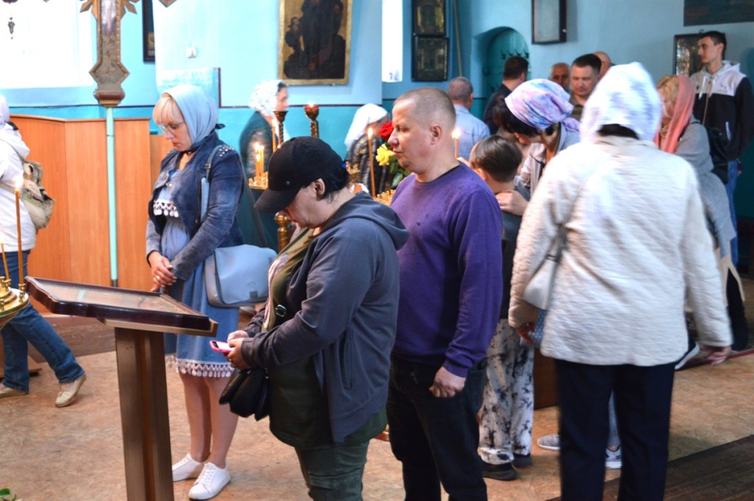 У двох історичних церквах на Київщині вперше відправили службу українською