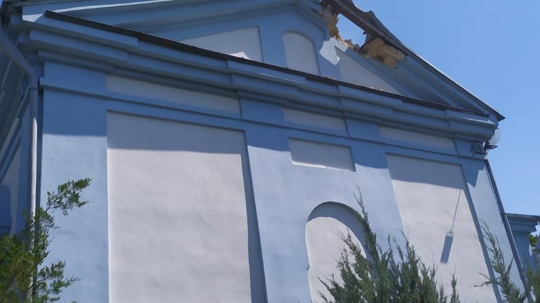 Російські загарбники вдарили дроном по собору ПЦУ в Херсоні