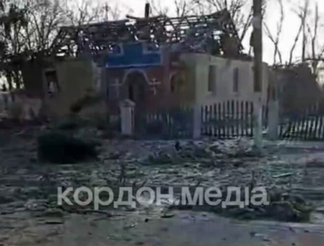 На Сумщині російські окупанти КАБом майже повністю знищили храм УПЦ