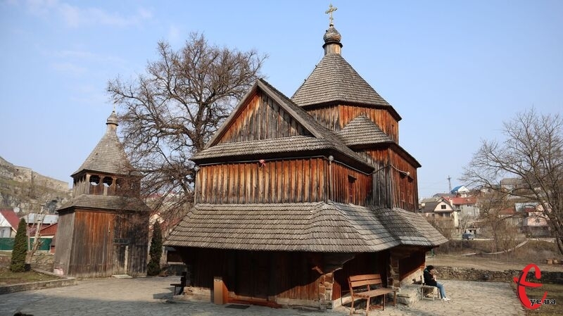Кам'янець-Подільський: Віряни виступили за богослужіння українською мовою