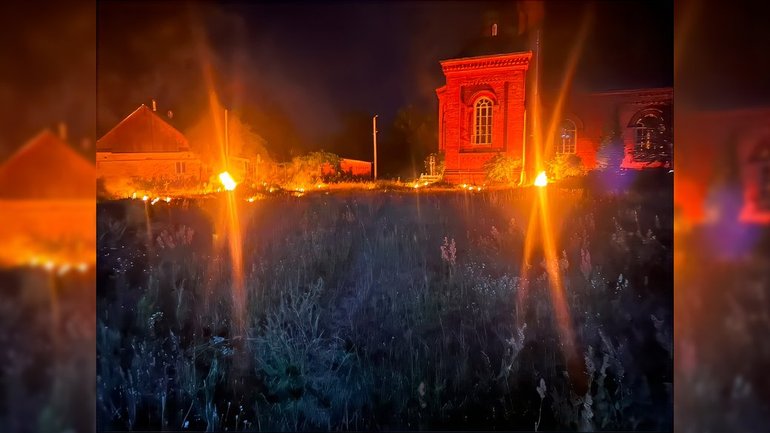 Росіяни дроном вдарили по території церкви в Корюківці