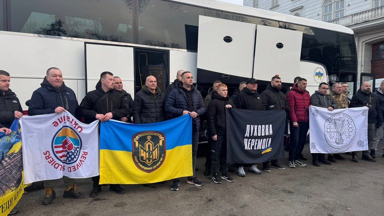На святу гору Афон вирушили 25 захисників для реабілітації