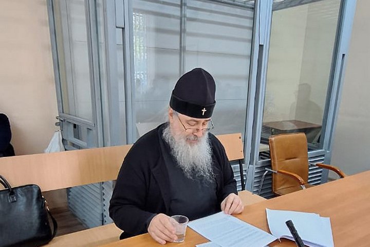 Намісника Святогірської лаври залишили в СІЗО
