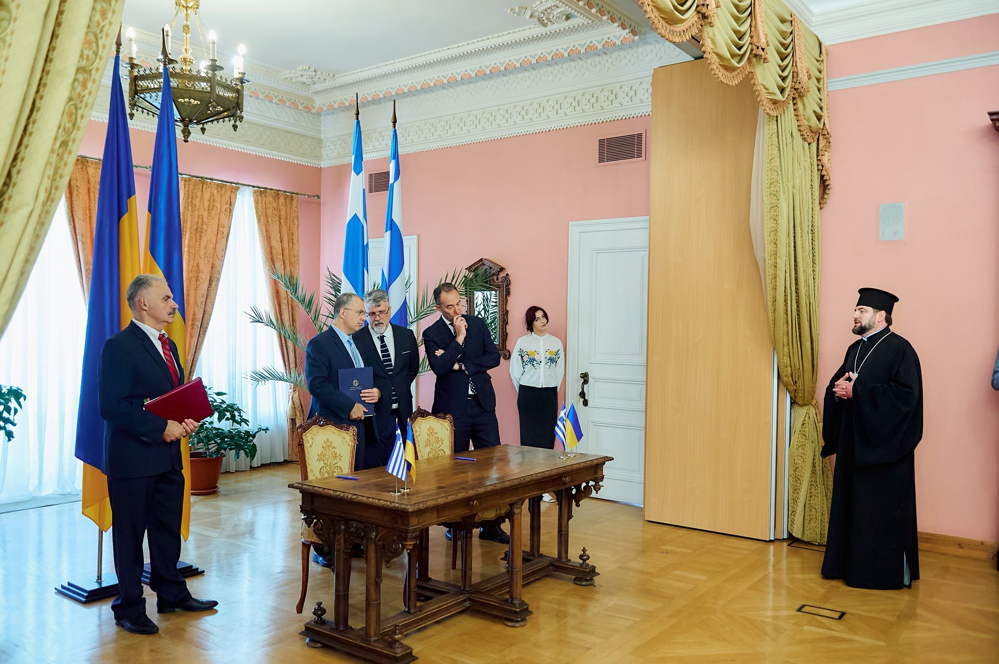 Відбулося підписання Меморандуму про співпрацю між Україною і Грецією в релігійній та богословській сферах
