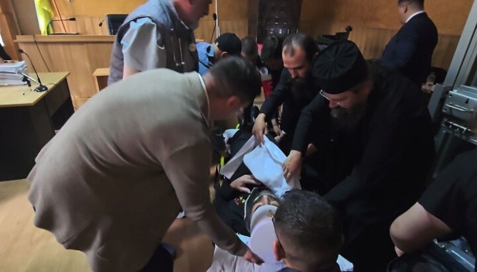 Митрополита УПЦ Лонгина (Жара) госпіталізували із зали суду