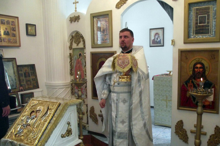 Священик Храму святого праведного Іоанна Кронштадтського у Нижньокамську Михайло Зубарєв жорстоко вбив та розчленував свою дружину. Повідомляється, що ієрей спо...