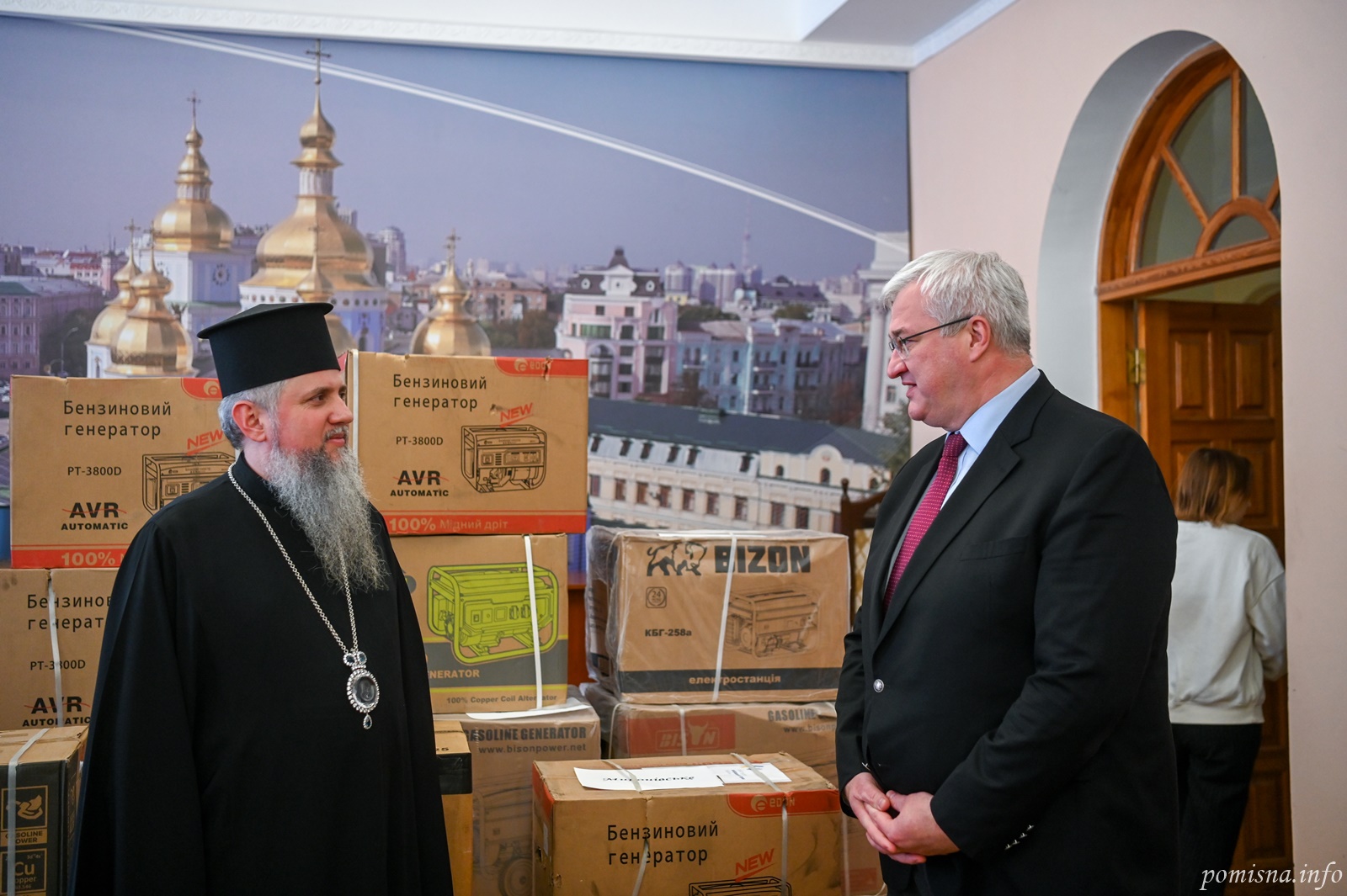 Парафії ПЦУ отримали генератори від благодійників - Релігійна правда