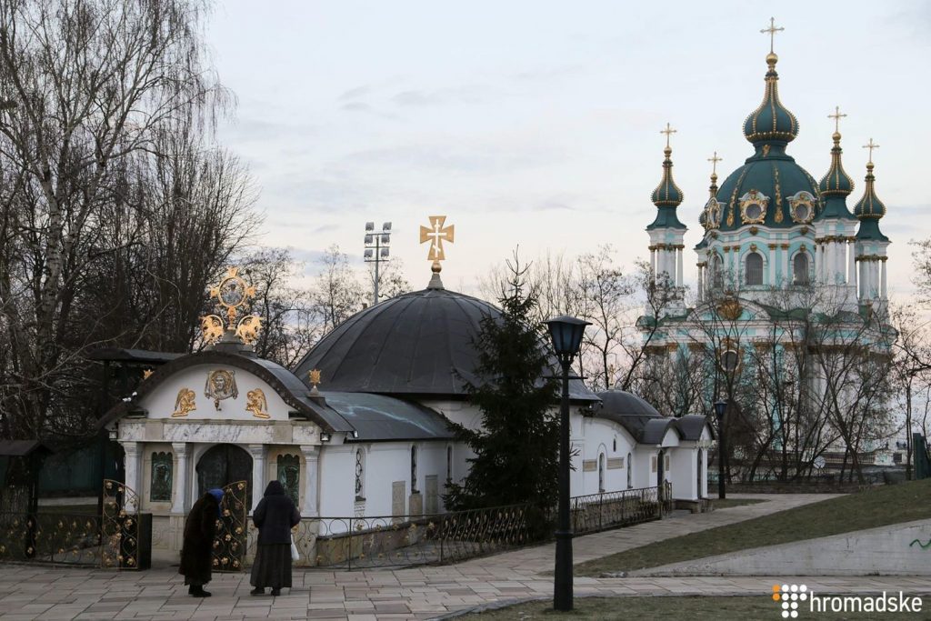 Депутати звернулися до урядовців щодо знесення каплиці УПЦ  біля Десятинної