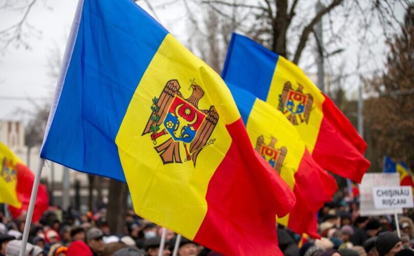 ЄС нав'язує ЛГБТ-агенду та переслідує Православну Церкву в Молдові