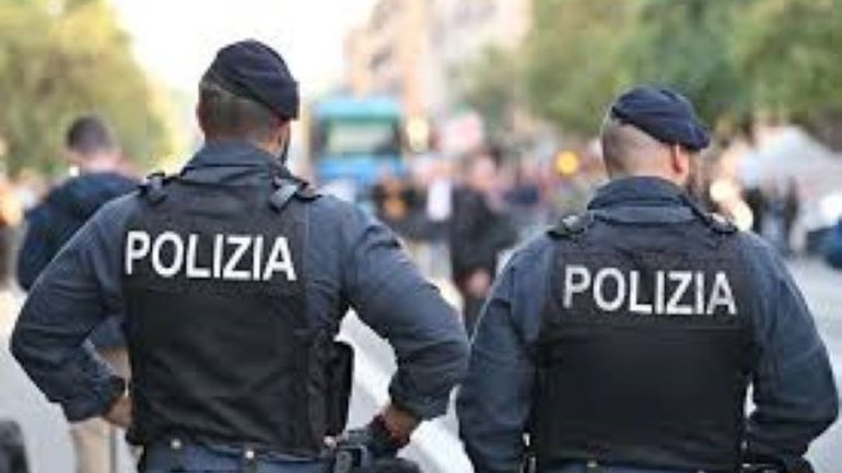 В Італії злочинець намагався сховатися у вертепі