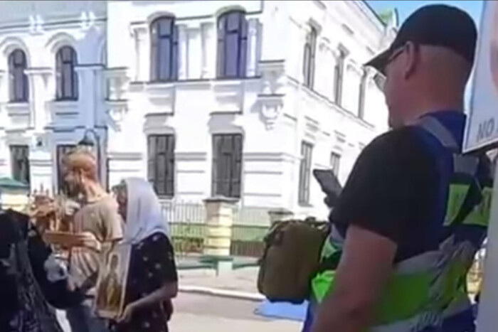 Нардепу Дмитруку «соромно», що УПЦ виселяють із Лаври