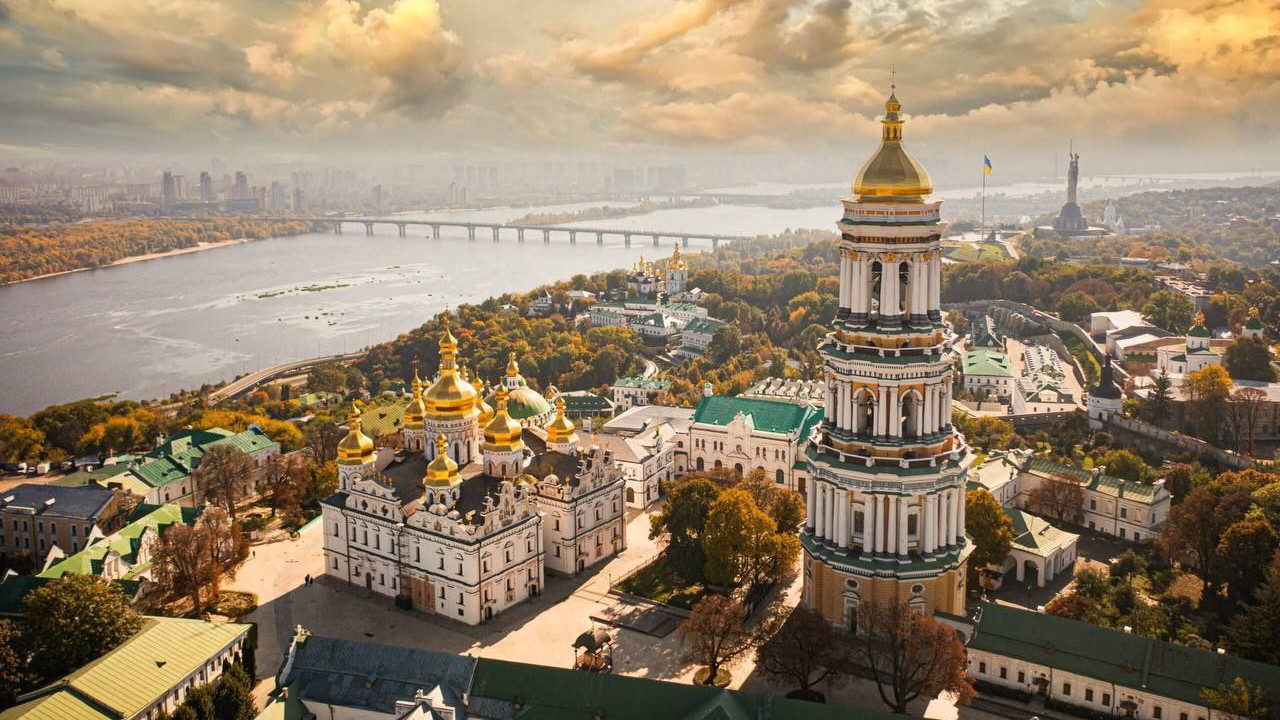 Реакція УПЦ на усунення намісника Лаври від ПЦУ