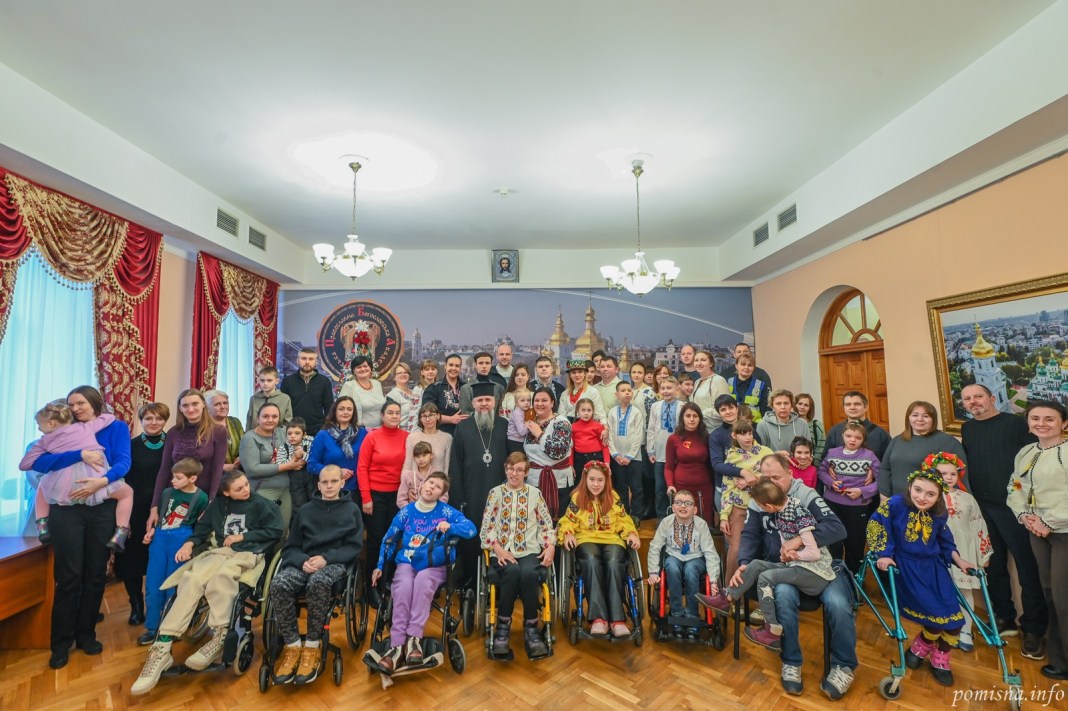 Митрополит Епіфаній привітав особливих діток з прийдешнім днем святителя Миколая Чудотворця