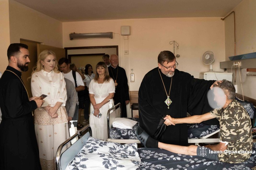 Глава УГКЦ відвідав поранених українських захисників в Івано-Франківську