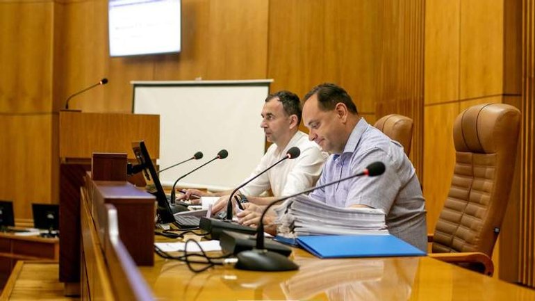 Мешканка Франківська через суд скасувала звернення міськради про заборону абортів