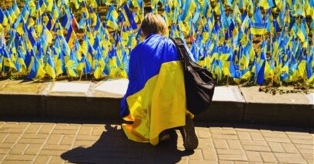 Хвилина шани: 1 жовтня на центральних площах і вулицях України було проведено масштабну акцію до Дня захисників У неділю, 1 жовтня, Україна вперше відзначає у н...