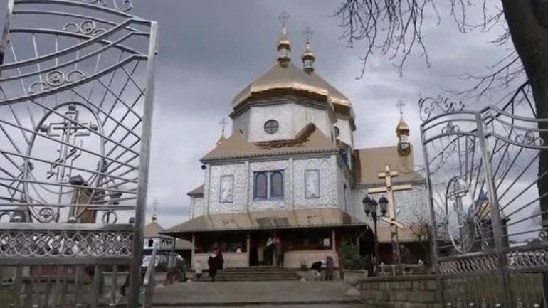 У Космачі прихильників старого календаря підтримали монахи з села Баня-Березів