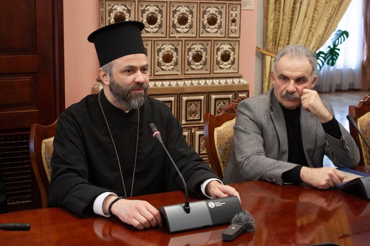 У Софії Київській було проведено Круглий стіл за участі представників УПЦ і ПЦУ