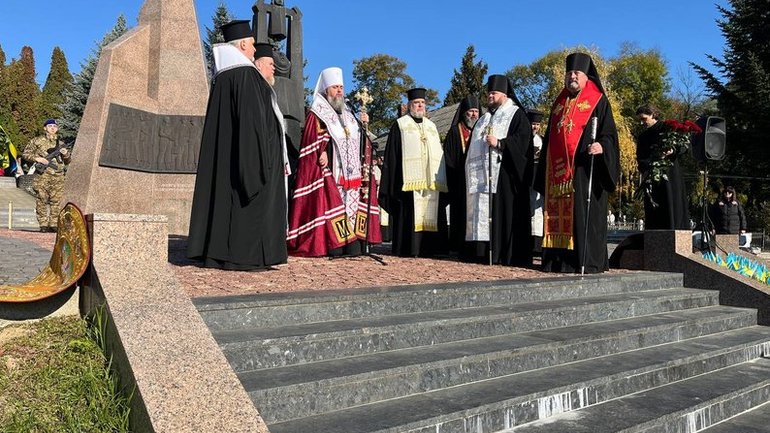 Предстоятель ПЦУ Епіфаній провів Богослужіння на Пагорбі Слави в Ужгороді