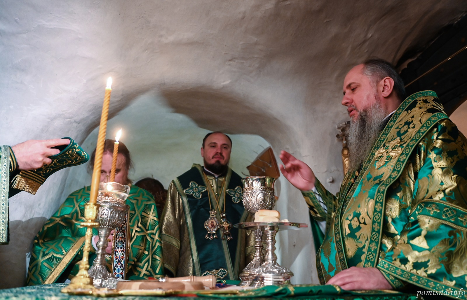 Предстоятель ПЦУ відслужив літургію в Ближніх печерах лаври (фото) - Релігійна правда