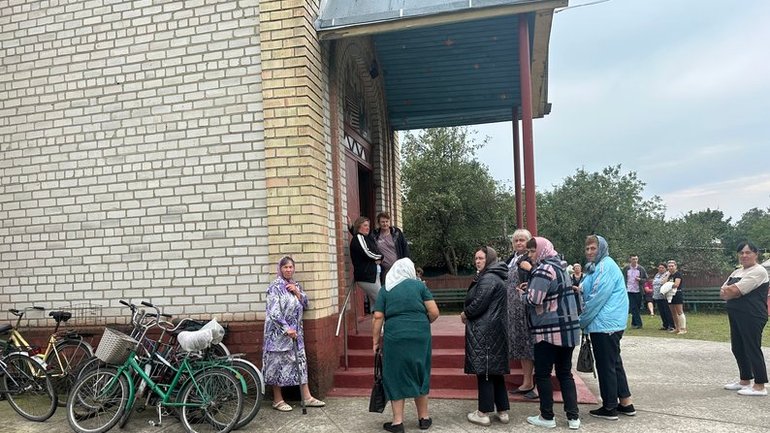 У селищі Довбиш на Житомирщині люди були зачинені в церкві понад 10 годин