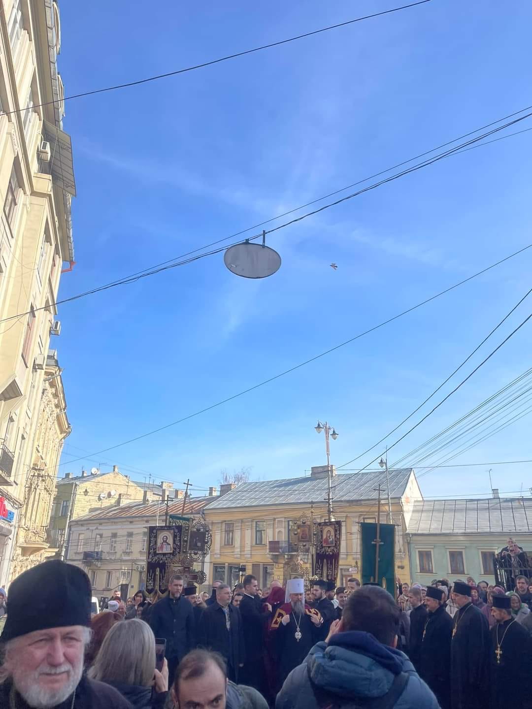 У ПЦУ побачили хрест на небі під час візиту Епіфанія