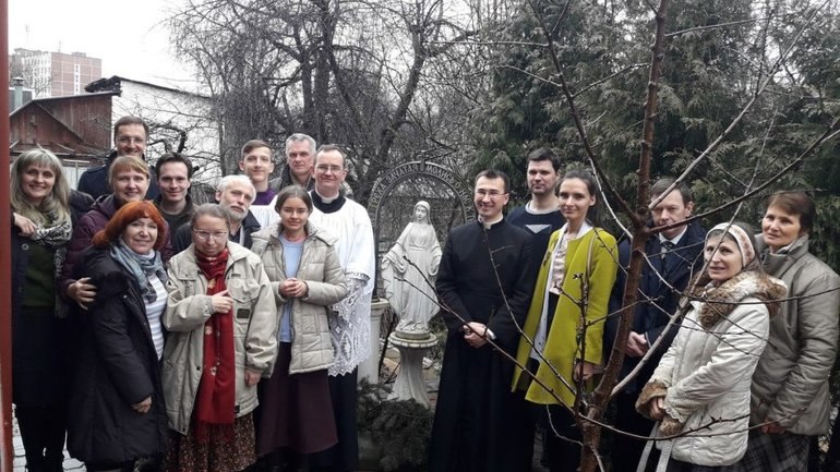 Ксьондз-лефеврист Віктор Пасічник допомагає окупантам на Донбасі з власної ініціативи.