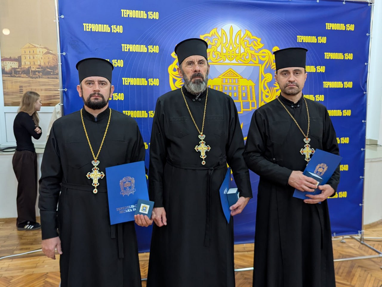 У Тернополі нагородили священників ПЦУ, які рятували людей під час обстрілу