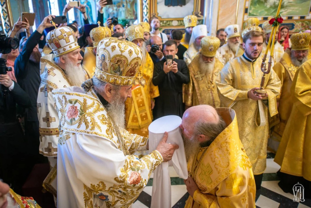 Митрополит Онуфрій підвищив у сані 5 ієрархів УПЦ