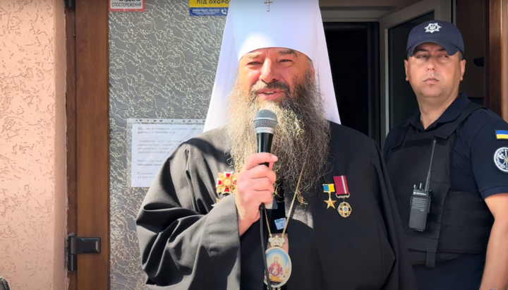 Митрополит УПЦ розповів, що йому заборонили брати під опіку сиріт